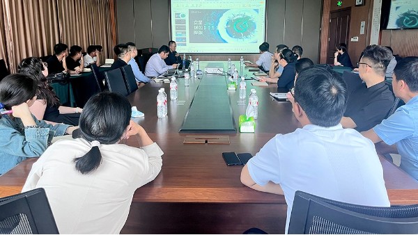 華東工控與<i style='color:red'>上海良信</i>簽署智能配電戰略合作協議，共創智能配電解決方案新篇章