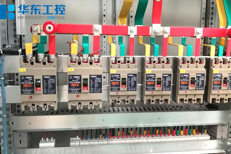華東工控-配電柜柜內細節