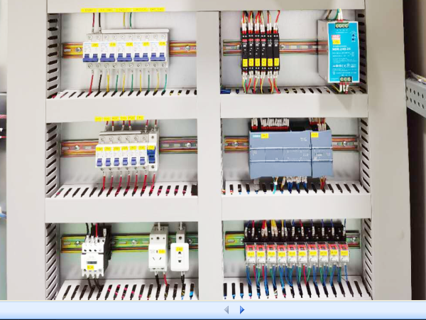 PLC柜細節1.png
